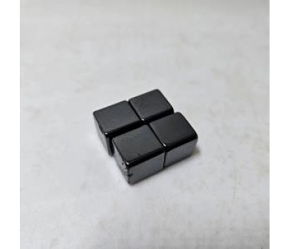 Cube magnet set of 4