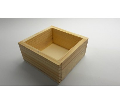 wooden box 10 cm x 10 cm x 4.5 cm